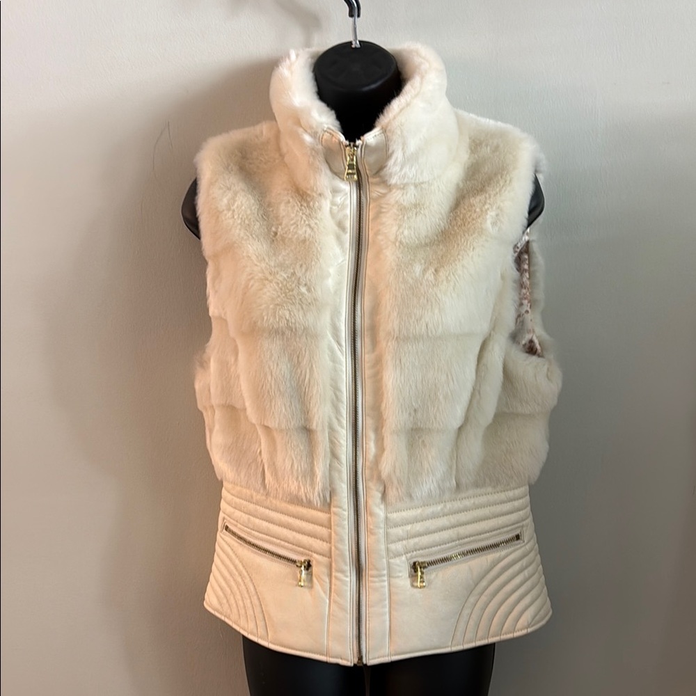 Guess Cream Quilted Chic Fur-Look Zip Front Soft Winter Vest - Women's Medium